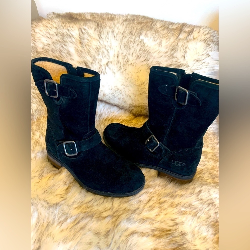 UGGS Woman Boots Size-6.5 Brand new